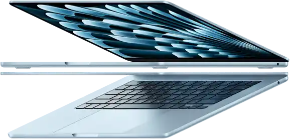 Zwei geöffnete MacBook Air Laptops in Farbe Himmelblau bilden einen Pfeil, um das dünne Profil zu betonen