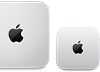 Zwei Mac mini Geräte, Oberseite, Aluminium in Silber, gerundete Ecken, glänzendes schwarzes Apple Logo in der Mitte, das Gerät auf der linken Seite ist die neuere Version und nicht mal halb so groß wie das Gerät auf der rechten Seite