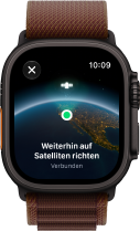 Apple Watch Ultra 4, Titangehäuse, Farbe Schwarz, Satellitenverbindung, rechte Seitenansicht, Digital Crown, erhöhte Seitentaste, Alpine Loop Armband, Farbe Burgunder
